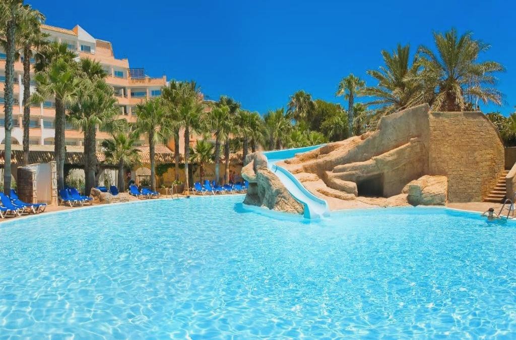 All-Inclusive holidays in Roquetas de Mar! Just 300m from the beach
