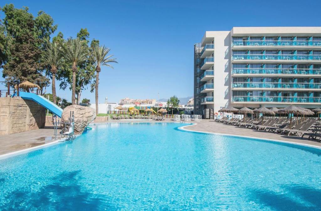 Roquetas All-Inclusive: 300m da praia!