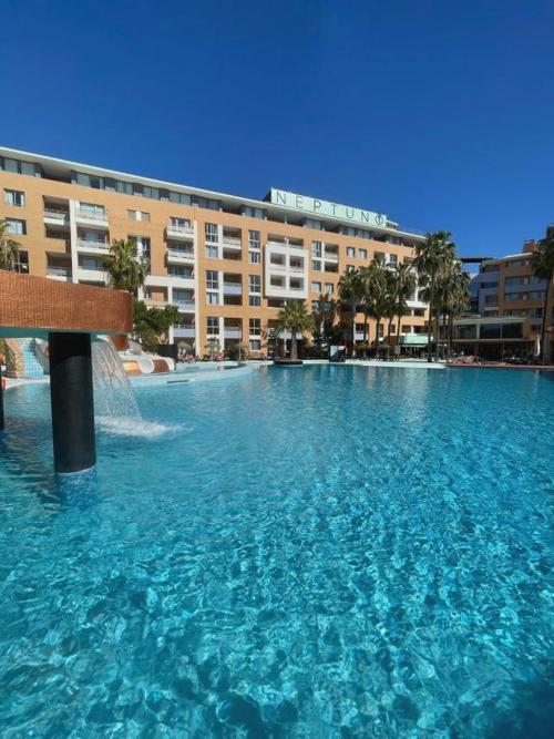 Roquetas de Mar: 4* and Full Board with drinks included!