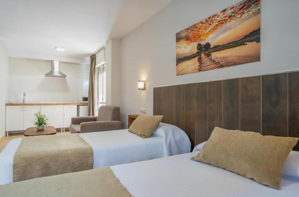 ¡Sevilla tiene un color especial! Descubre su arte, sus tapas y su encanto - Apartamentos Puerta del Sur