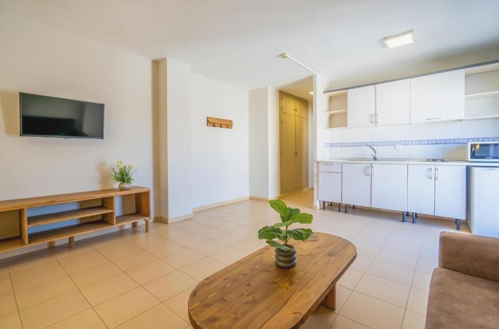¡Sevilla tiene un color especial! Descubre su arte, sus tapas y su encanto - Apartamentos Puerta del Sur