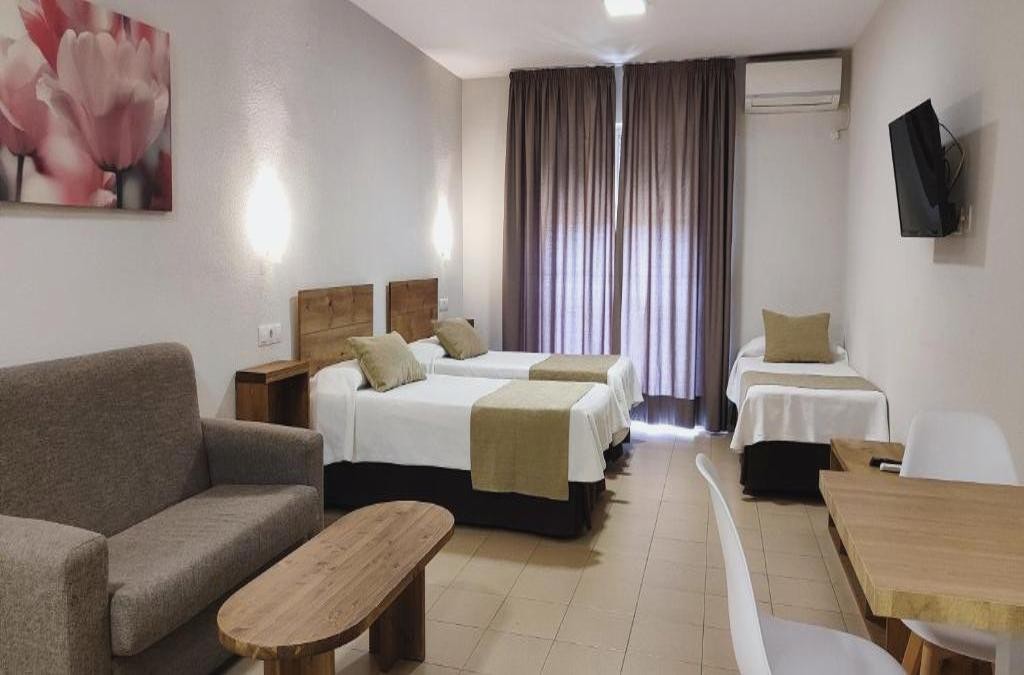 ¡Sevilla tiene un color especial! Descubre su arte, sus tapas y su encanto - Apartamentos Puerta del Sur
