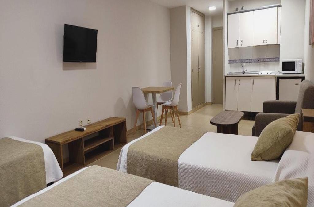 ¡Sevilla tiene un color especial! Descubre su arte, sus tapas y su encanto - Apartamentos Puerta del Sur