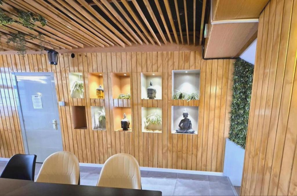 Stay in the heart of Torremolinos at a great price!