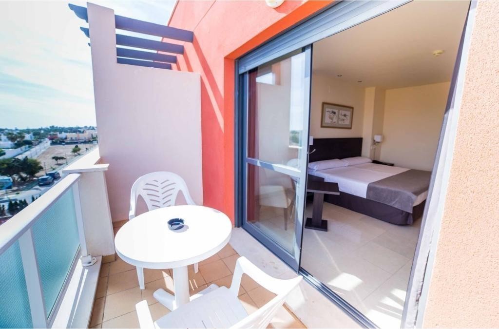¡Este otoño, pon rumbo a Vera, Almería! Hotel 4* junto a la playa - Hotel Adaria Vera