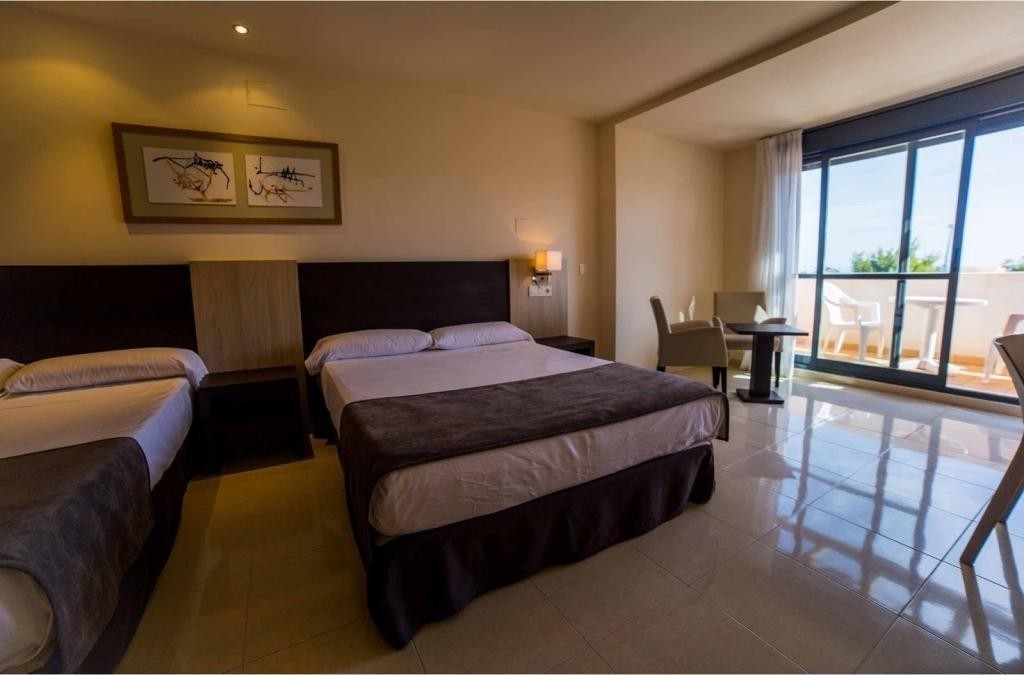 ¡Este otoño, pon rumbo a Vera, Almería! Hotel 4* junto a la playa - Hotel Adaria Vera