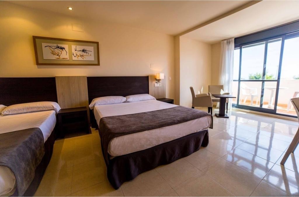 ¡Este otoño, pon rumbo a Vera, Almería! Hotel 4* junto a la playa - Hotel Adaria Vera