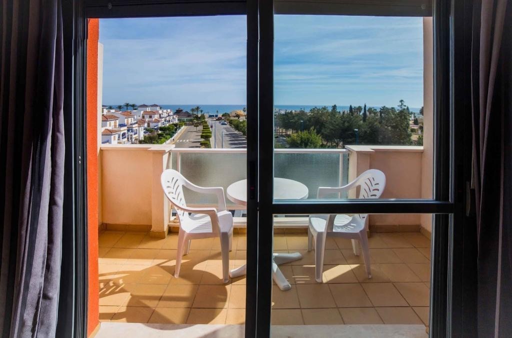 ¡Este otoño, pon rumbo a Vera, Almería! Hotel 4* junto a la playa - Hotel Adaria Vera