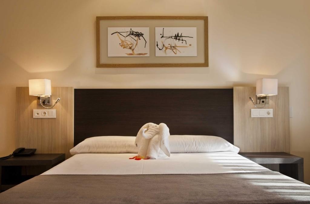 ¡Este otoño, pon rumbo a Vera, Almería! Hotel 4* junto a la playa - Hotel Adaria Vera