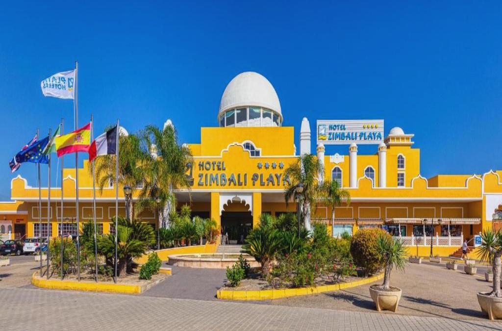 4* hotel with Water Slides by the beach in Vera