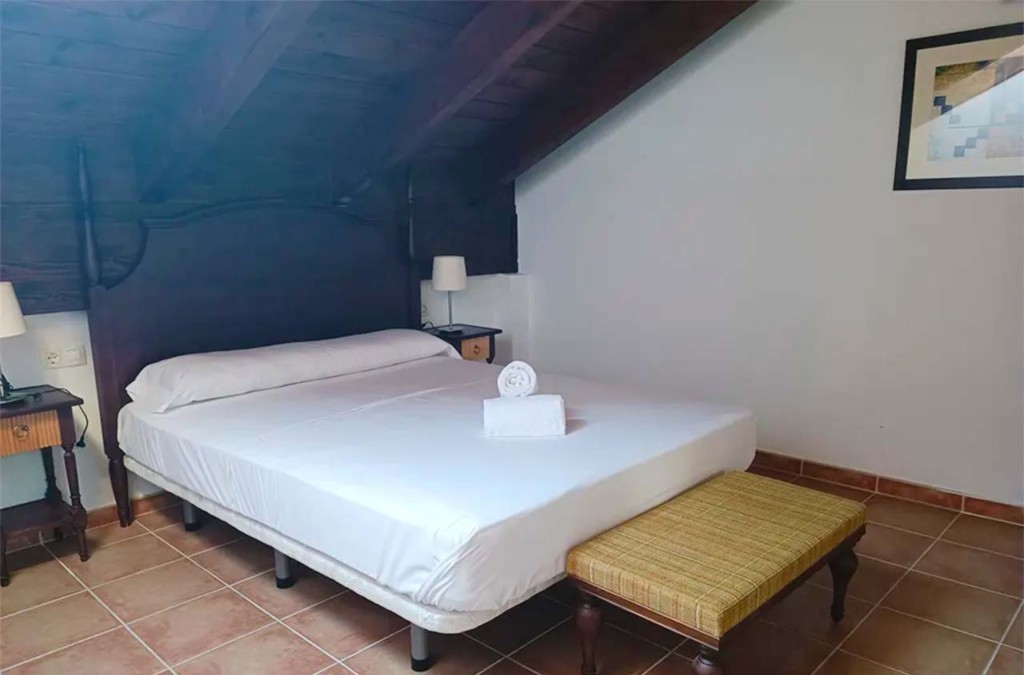 Jaca a tus pies: desconecta en pleno Pirineo aragonés - Apartamentos Jaca Mirador de Badaguas 3000