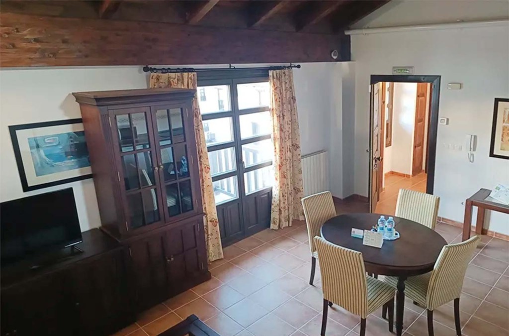Jaca a tus pies: desconecta en pleno Pirineo aragonés - Apartamentos Jaca Mirador de Badaguas 3000