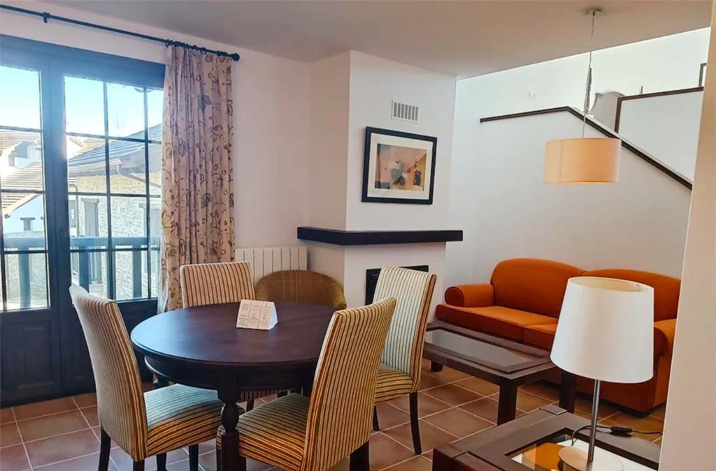 Jaca a tus pies: desconecta en pleno Pirineo aragonés - Apartamentos Jaca Mirador de Badaguas 3000