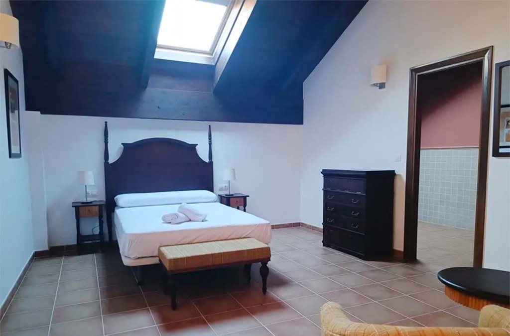 Jaca a tus pies: desconecta en pleno Pirineo aragonés - Apartamentos Jaca Mirador de Badaguas 3000
