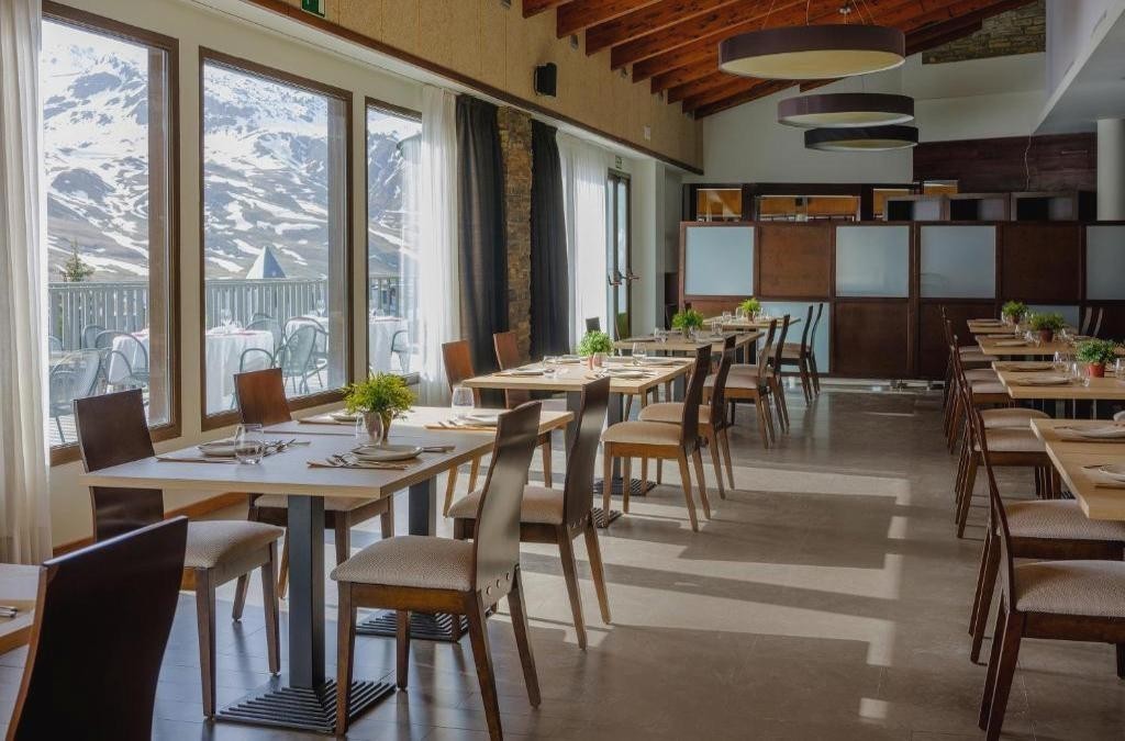 Disfruta del descanso que mereces en un hotel 4* en el Pirineo Aragonés - SNÖ Aragón Hills