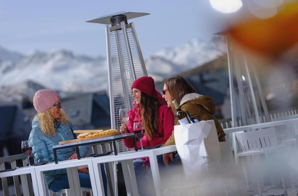 Disfruta del descanso que mereces en un hotel 4* en el Pirineo Aragonés - SNÖ Aragón Hills