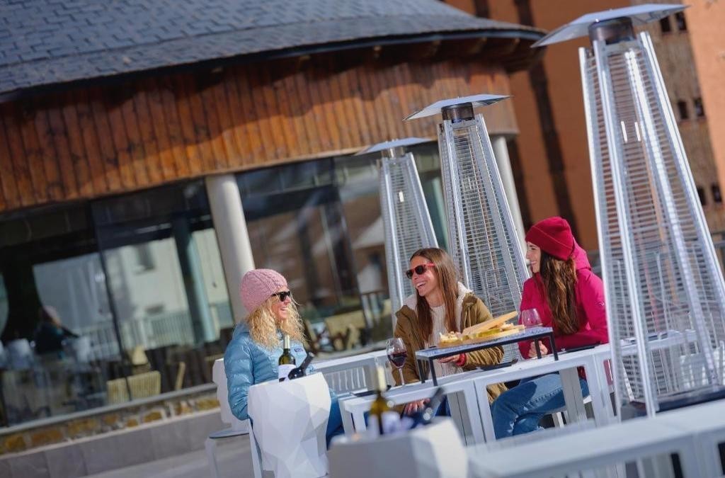 Disfruta del descanso que mereces en un hotel 4* en el Pirineo Aragonés - SNÖ Aragón Hills