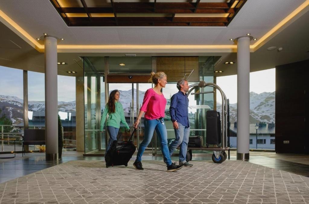Disfruta del descanso que mereces en un hotel 4* en el Pirineo Aragonés - SNÖ Aragón Hills