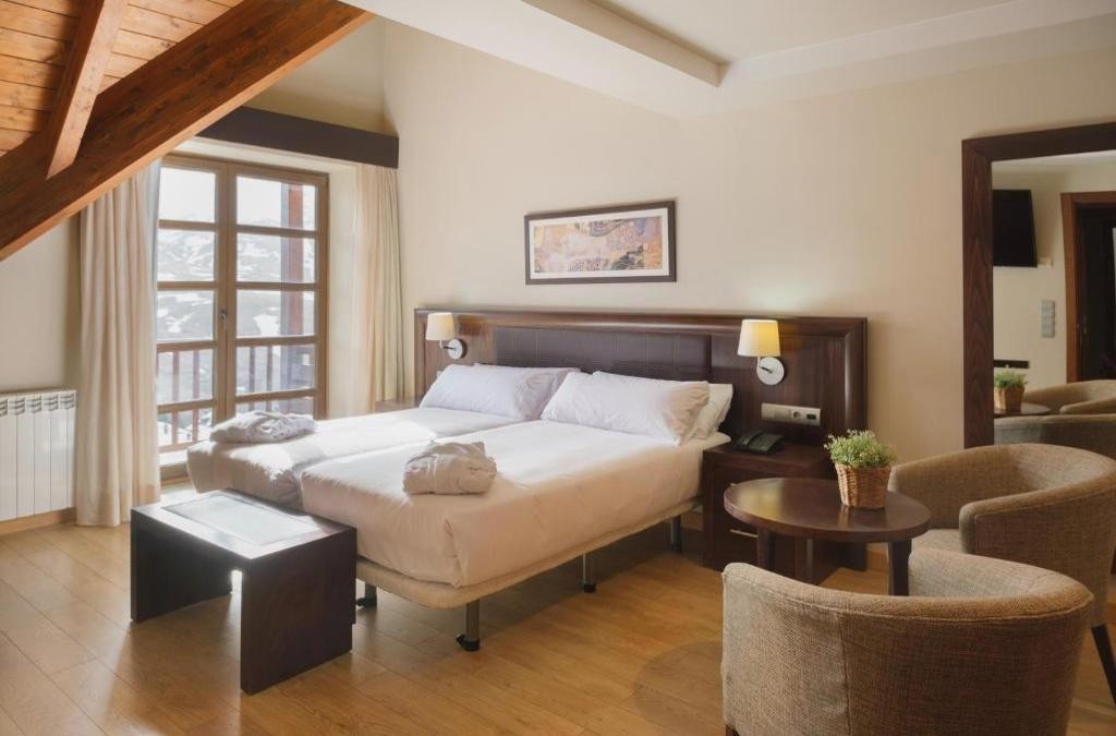 Disfruta del descanso que mereces en un hotel 4* en el Pirineo Aragonés - SNÖ Aragón Hills