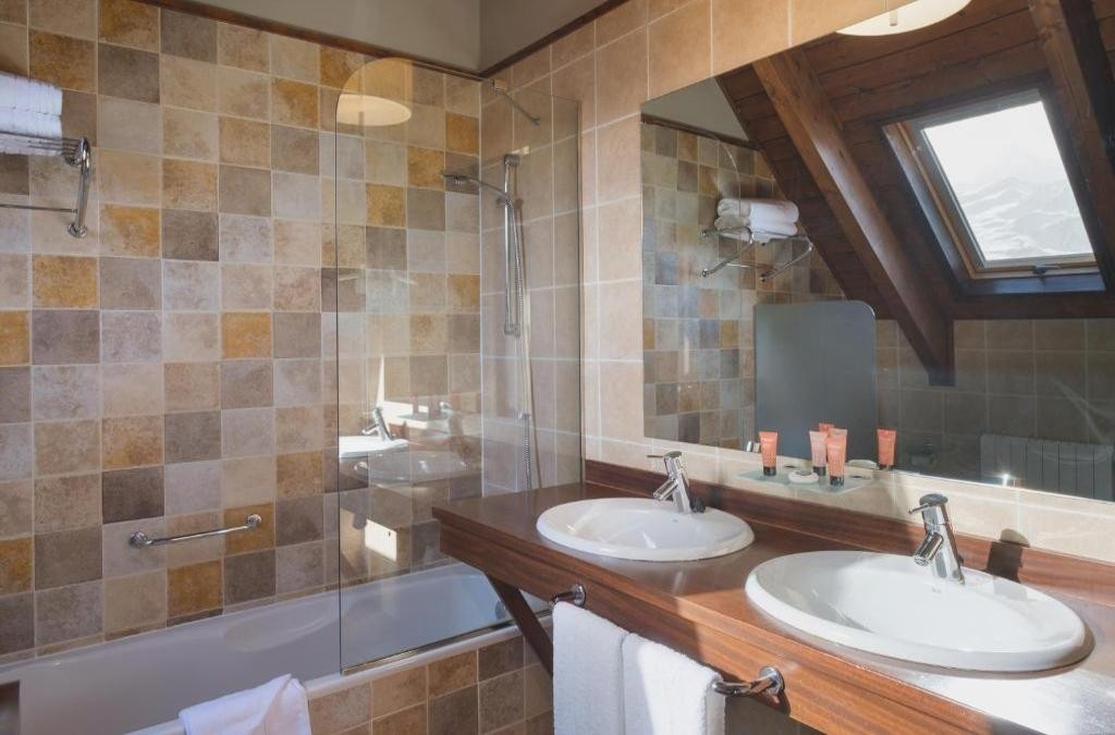 Disfruta del descanso que mereces en un hotel 4* en el Pirineo Aragonés - SNÖ Aragón Hills