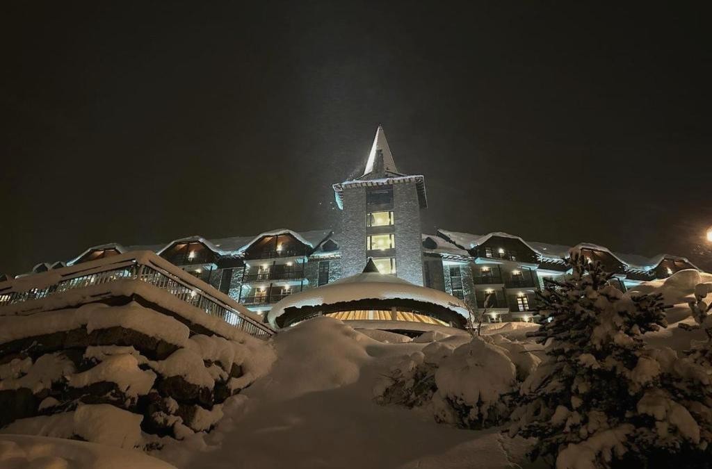Disfruta del descanso que mereces en un hotel 4* en el Pirineo Aragonés - SNÖ Aragón Hills