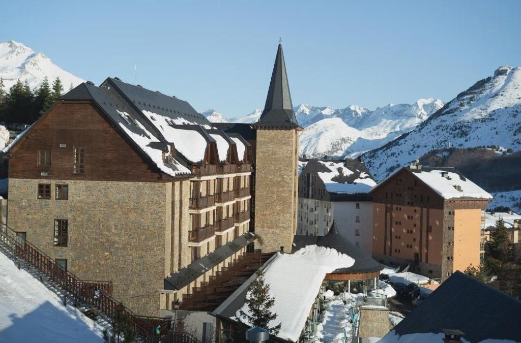 Disfruta del descanso que mereces en un hotel 4* en el Pirineo Aragonés - SNÖ Aragón Hills