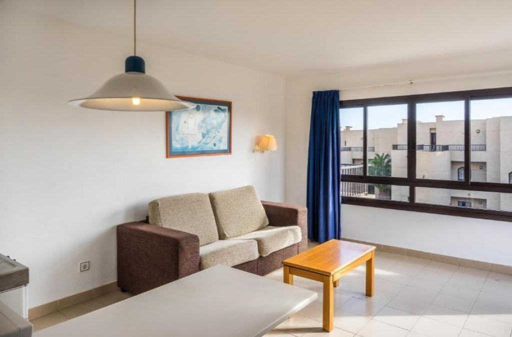 Experience Lanzarote among endless beaches and lunar landscapes