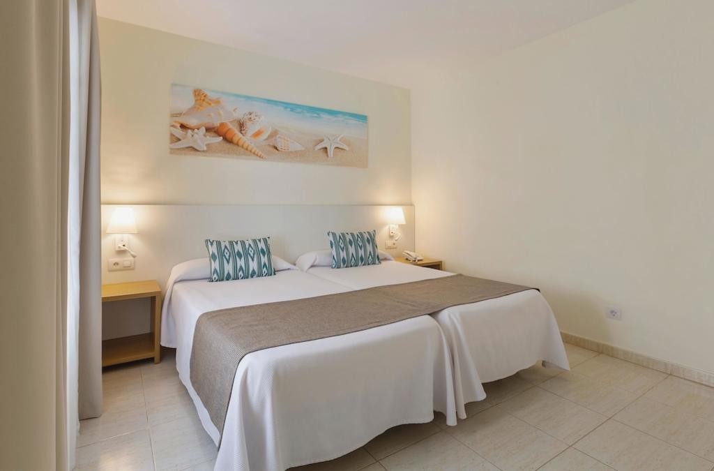 ¡El paraíso volcánico te espera! Lanzarote con vuelos incluidos