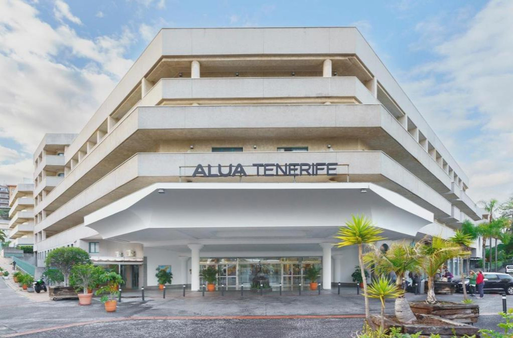 4* Hotel in Tenerife, 300 meters from the beach, 1st child 50% discount!