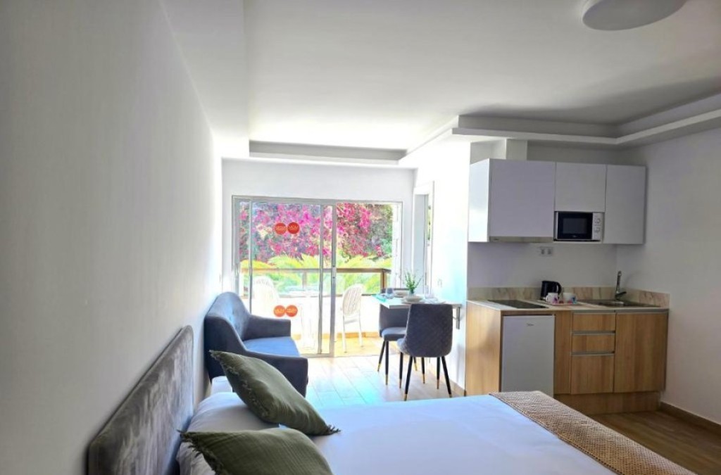 Explora Tenerife con vuelos y hotel en Puerto de la Cruz - Muthu La Perla Tenerife