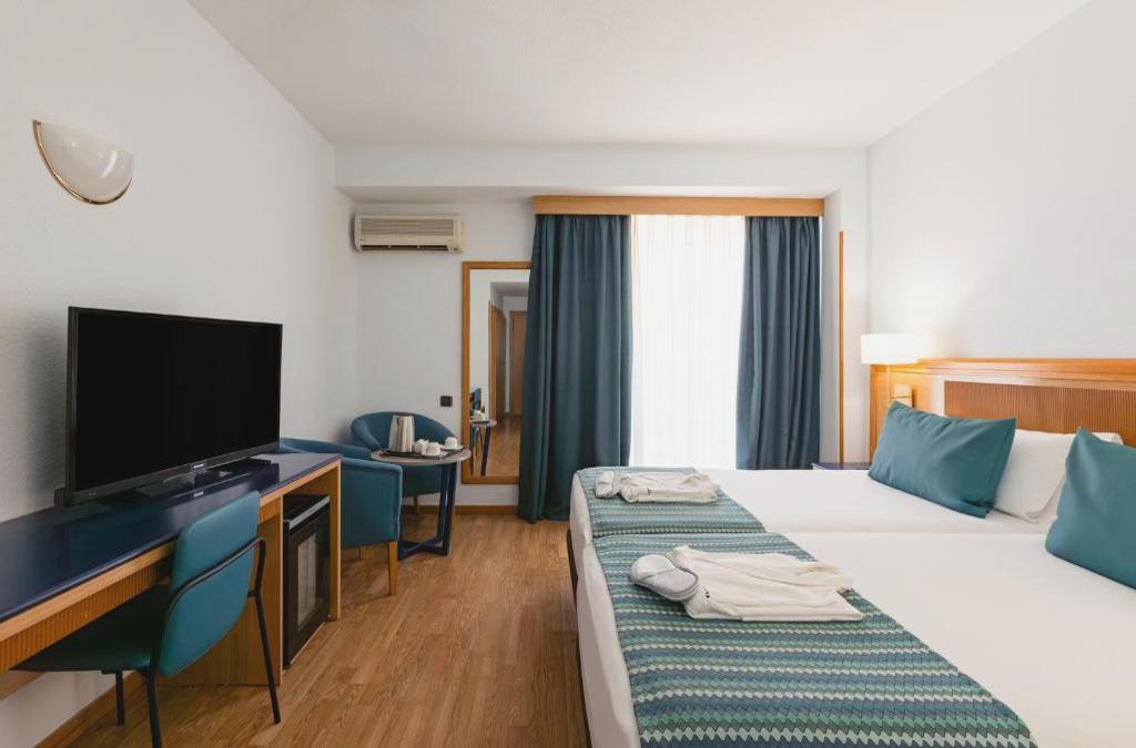 ¡Tenerife con vuelos en Pensión Completa! - Hotel Catalonia Las Vegas - Adults Only