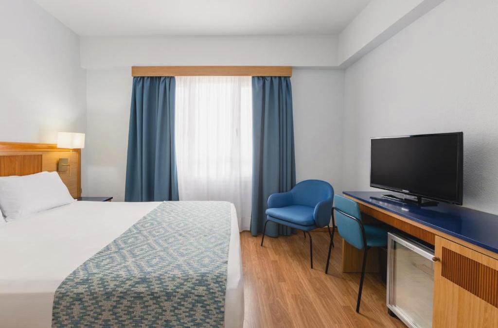 ¡Tenerife con vuelos en Pensión Completa! - Hotel Catalonia Las Vegas - Adults Only