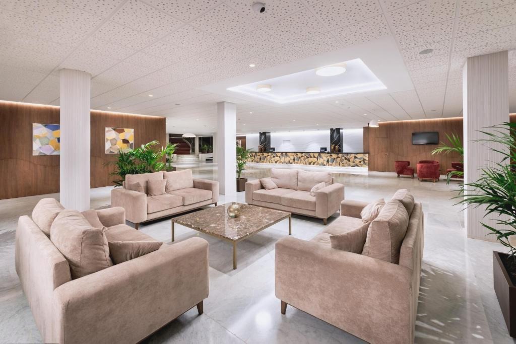 Tenerife te espera: alójate en hotel 5* con Media Pensión
