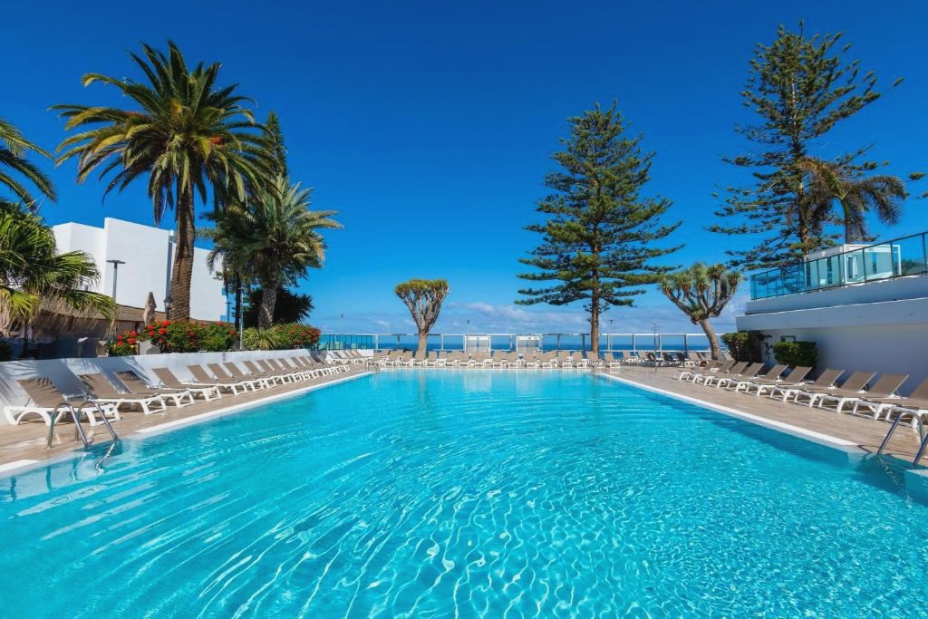 Tenerife te espera: alójate en hotel 5* con Media Pensión - Hotel Best Semiramis