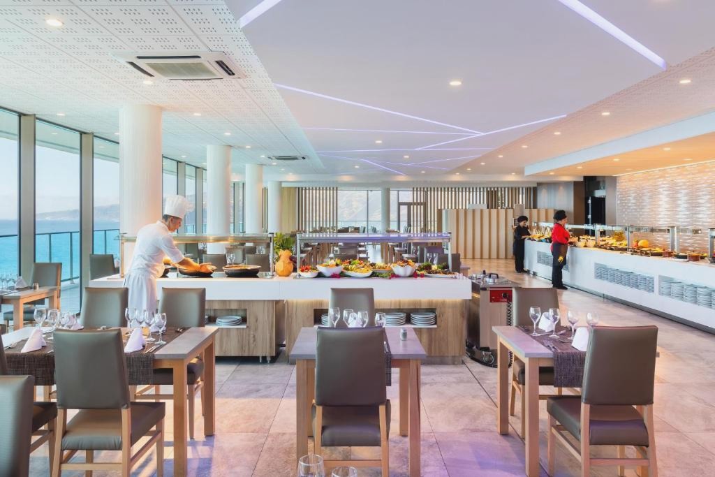 Tenerife te espera: alójate en hotel 5* con Media Pensión - Hotel Best Semiramis