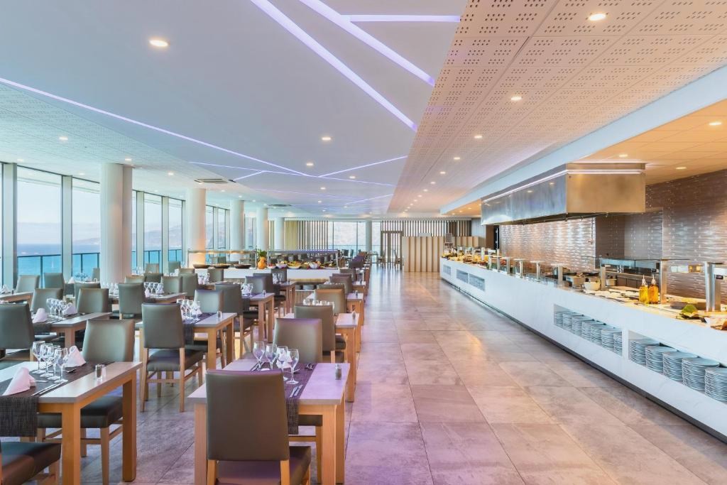 Tenerife te espera: alójate en hotel 5* con Media Pensión - Hotel Best Semiramis