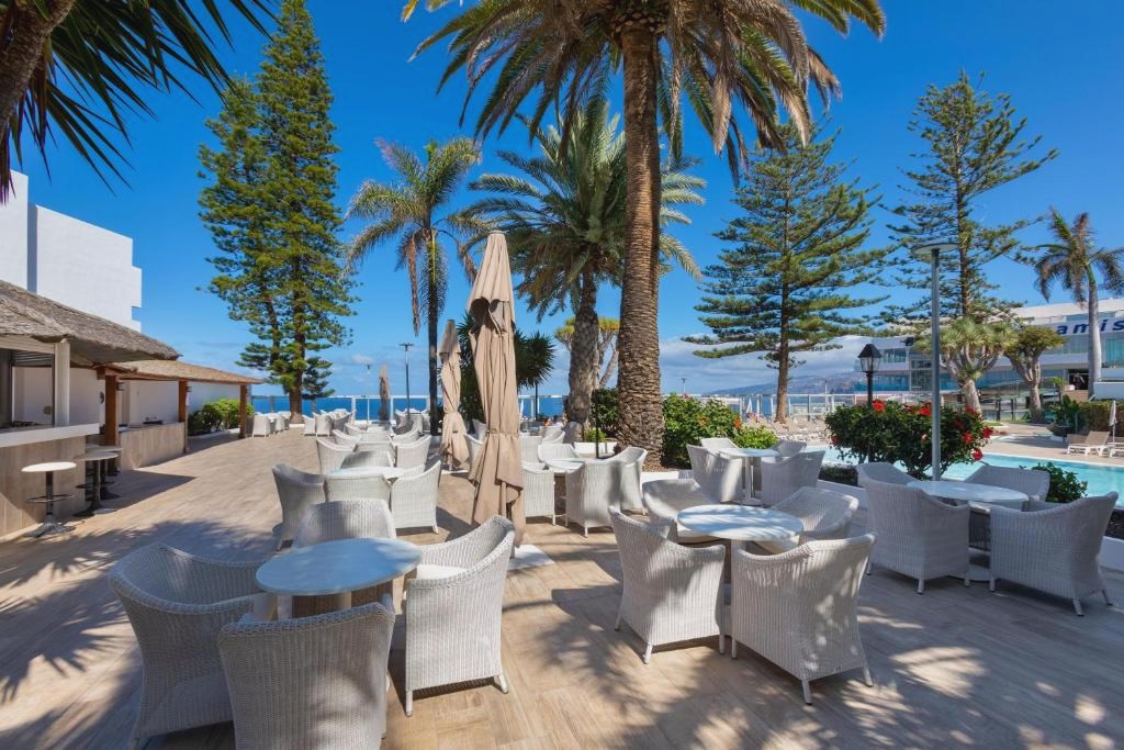 Tenerife te espera: alójate en hotel 5* con Media Pensión - Hotel Best Semiramis