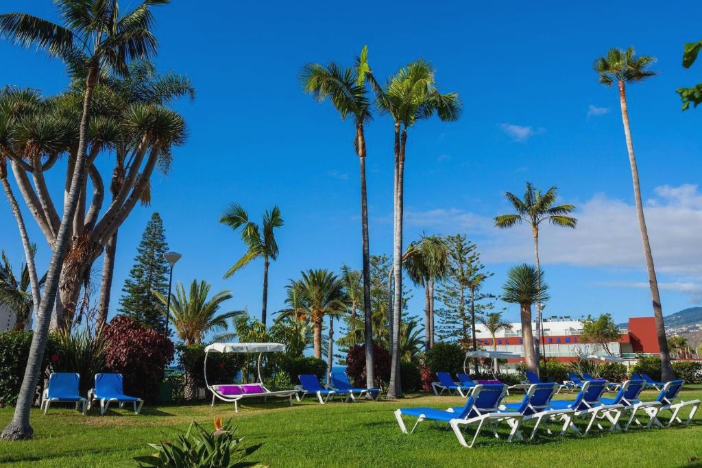 Tenerife te espera: alójate en hotel 5* con Media Pensión - Hotel Best Semiramis