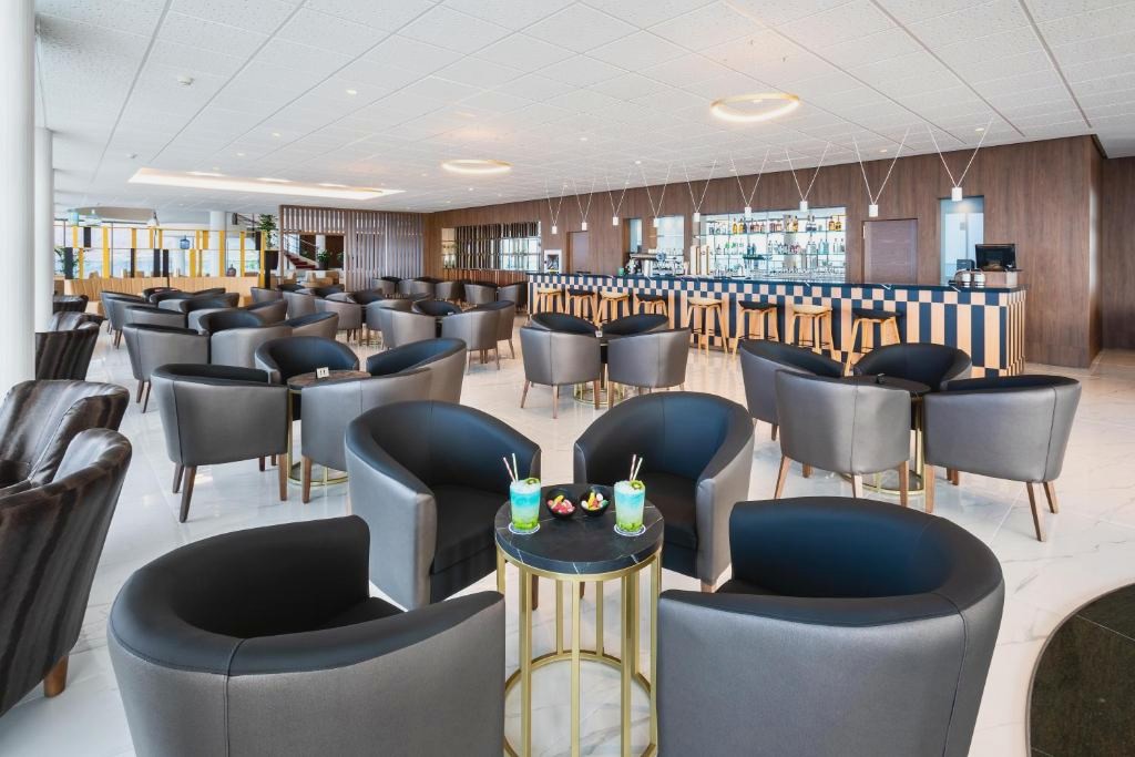 Tenerife te espera: alójate en hotel 5* con Media Pensión - Hotel Best Semiramis
