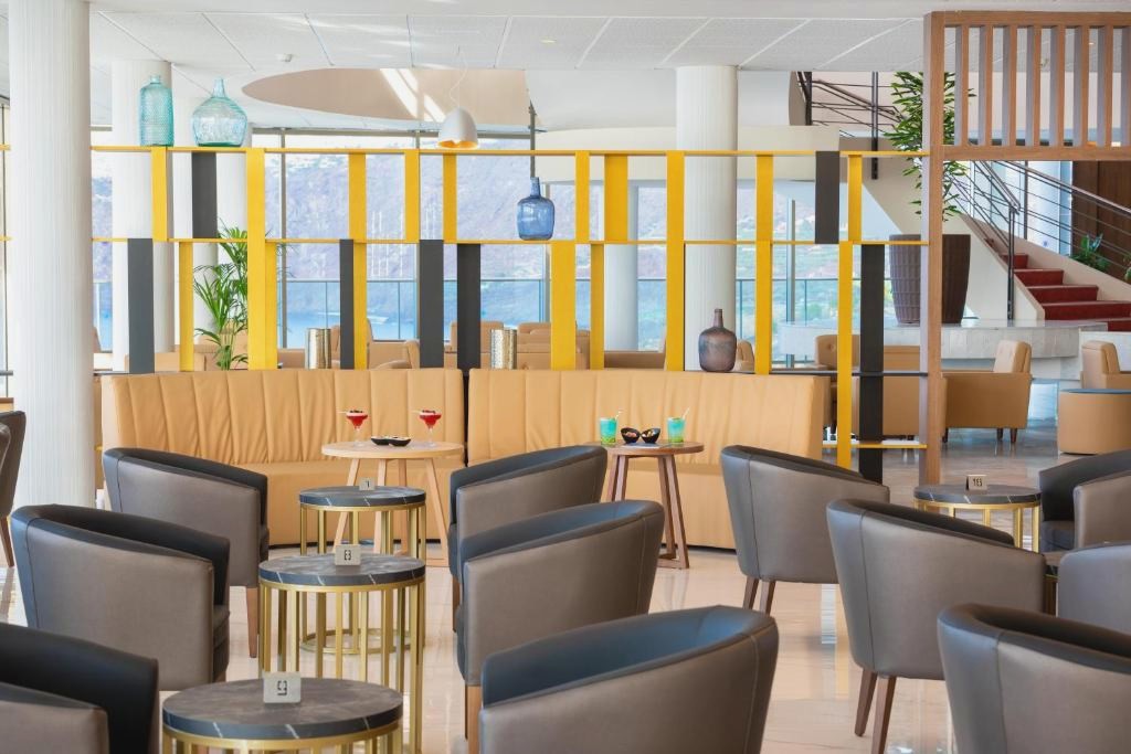 Tenerife te espera: alójate en hotel 5* con Media Pensión - Hotel Best Semiramis
