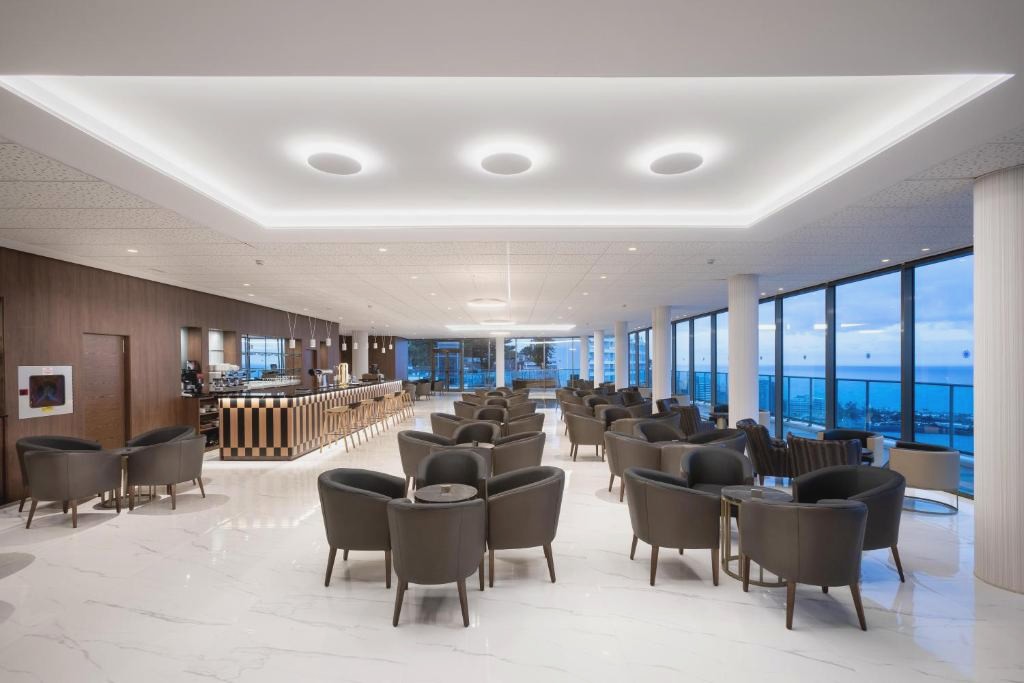 Tenerife te espera: alójate en hotel 5* con Media Pensión - Hotel Best Semiramis