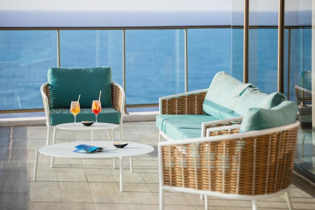 Tenerife te espera: alójate en hotel 5* con Media Pensión - Hotel Best Semiramis