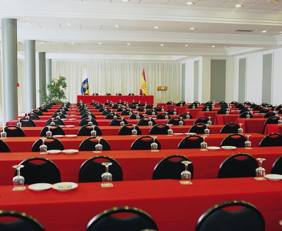 Tenerife te espera: alójate en hotel 5* con Media Pensión - Hotel Best Semiramis