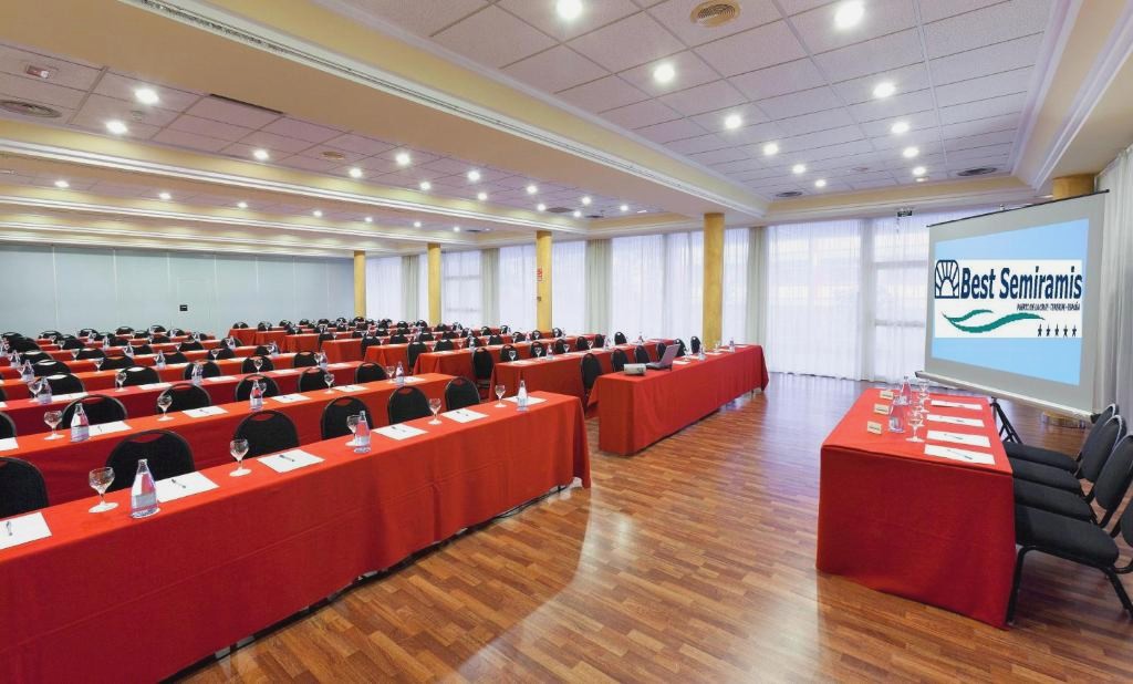 Tenerife te espera: alójate en hotel 5* con Media Pensión - Hotel Best Semiramis