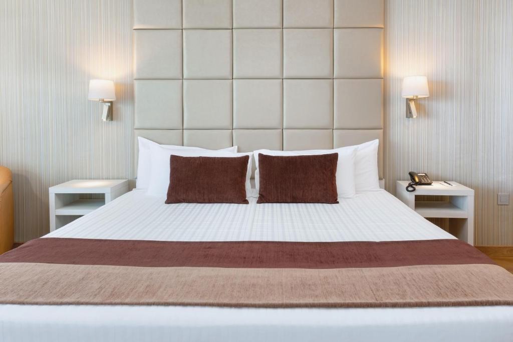 Tenerife te espera: alójate en hotel 5* con Media Pensión - Hotel Best Semiramis