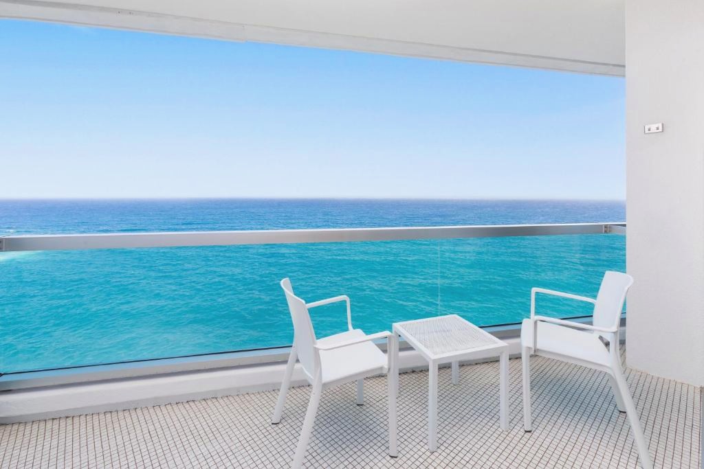 Tenerife te espera: alójate en hotel 5* con Media Pensión - Hotel Best Semiramis