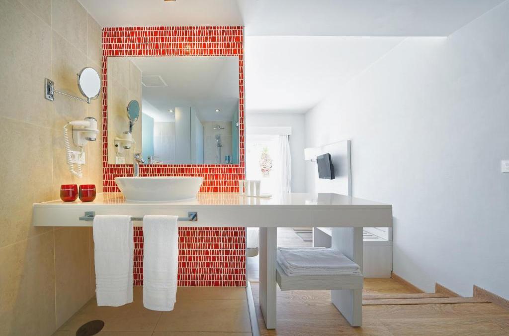 Disfruta de Lanzarato en un hotel 4* - SENTIDO Aequora Lanzarote Suites