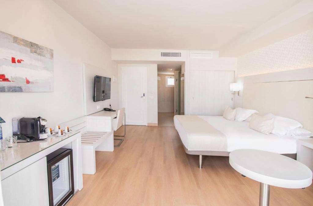 Disfruta de Lanzarato en un hotel 4* - SENTIDO Aequora Lanzarote Suites