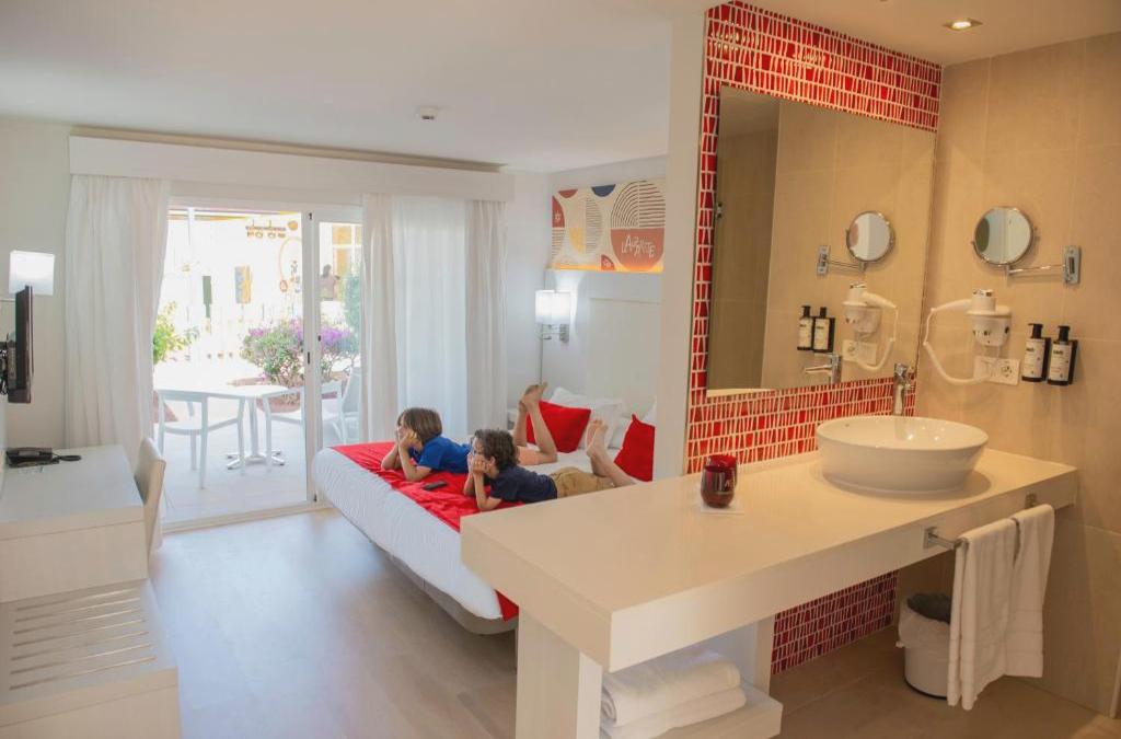 Disfruta de Lanzarato en un hotel 4* - SENTIDO Aequora Lanzarote Suites
