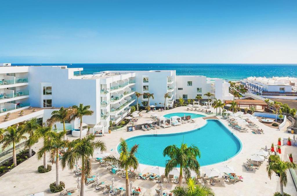 Despierta en el paraíso volcánico con hotel 5* y Spa incluido